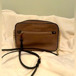 Women shoulder bag